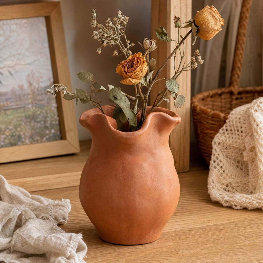 Wavy vase